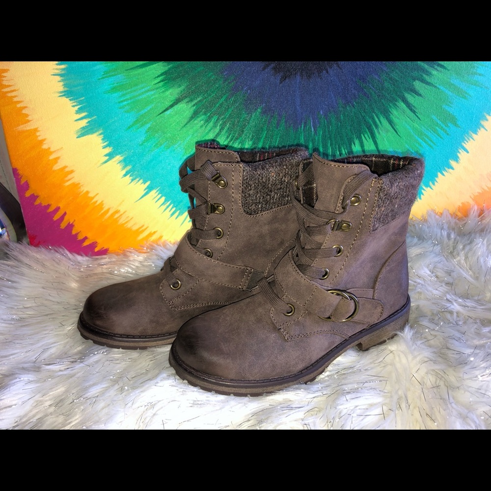 Roxy combat boots